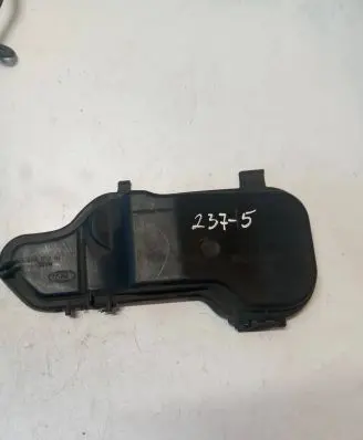 Volvo V70 Headlight/headlamp dust cover T4UVA