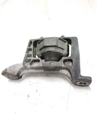 Ford Focus Engine mount bracket 326B40