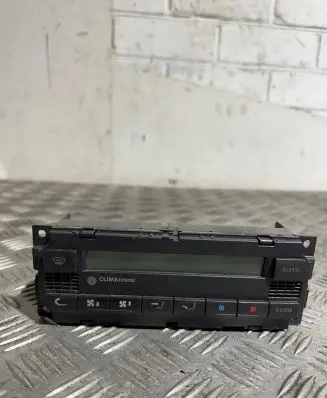 Volkswagen PASSAT B5.5 Climate control unit 5HB008139