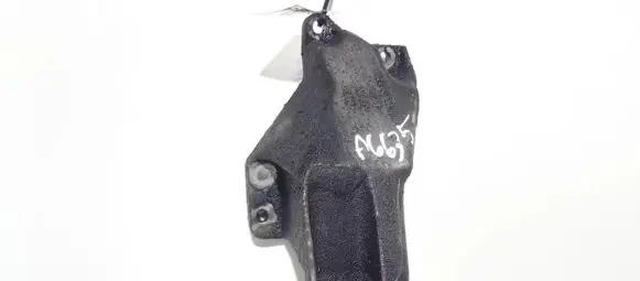 Audi A4 S4 B5 8D Engine mount bracket 8d0199307l