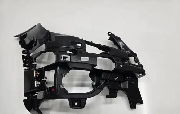 Mercedes-Benz CLC CL203 Front bumper mounting bracket A2038851865