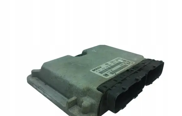 Opel Zafira B Engine control unit/module 0281010282