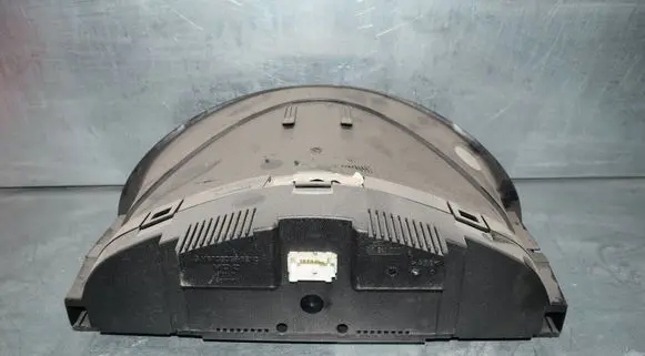 Mercedes-Benz C W203 Speedometer (instrument cluster) A2035401511