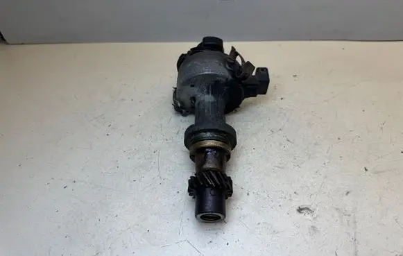 Volkswagen Golf III Spark distributor 050905205AL 2525751A Z415