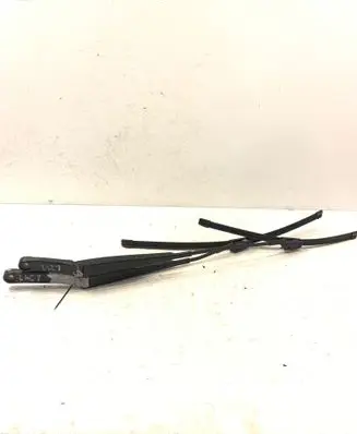 Volkswagen PASSAT B6 Front wiper blade arm 3C1955409C