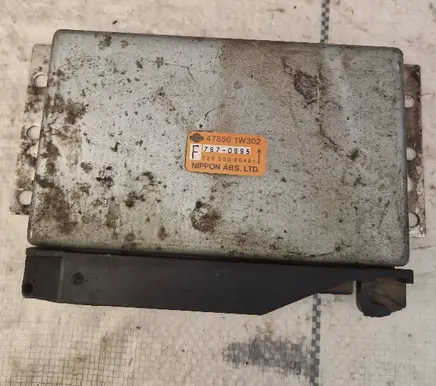 Infiniti QX4 ABS control unit/module 478501w302