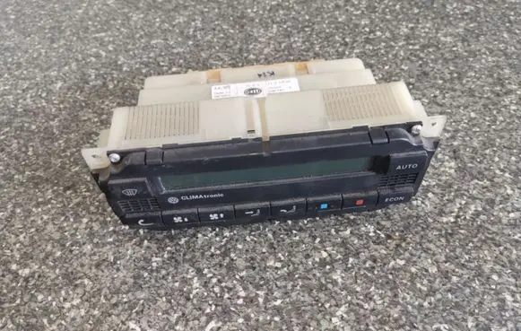 Volkswagen PASSAT B5 Climate control unit 3B1907044B