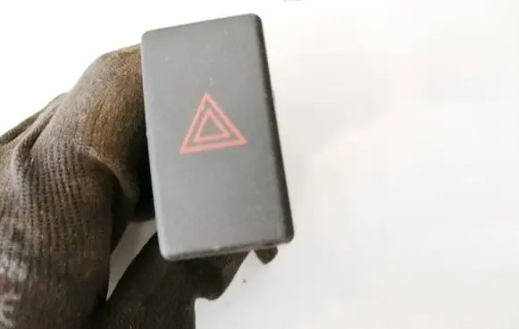 Toyota Avensis T250 Hazard light switch tr9503 157963