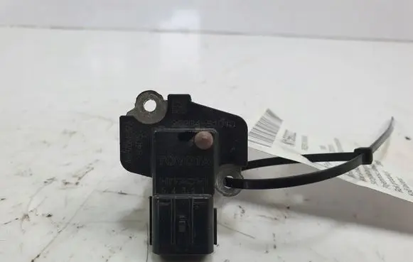 Toyota Land Cruiser (J200) Mass air flow meter 22204-51010