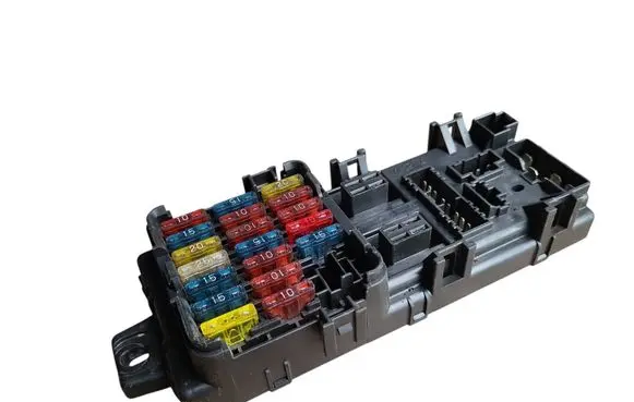 Mitsubishi Pajero Fuse module 5K134729 05635K134729