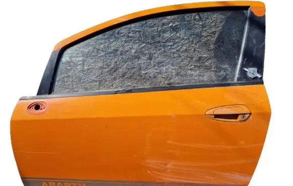 Fiat Grande Punto Front door