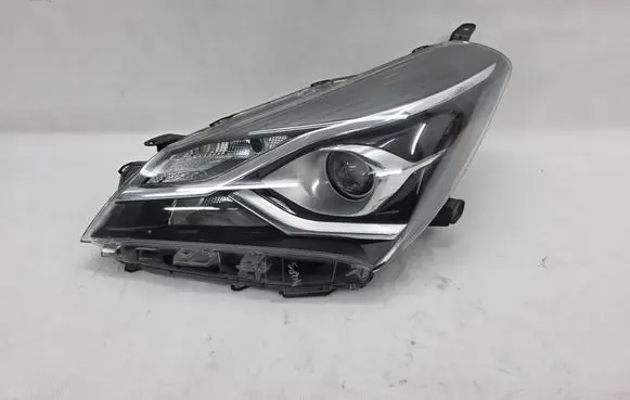 Toyota Yaris Headlight/headlamp 