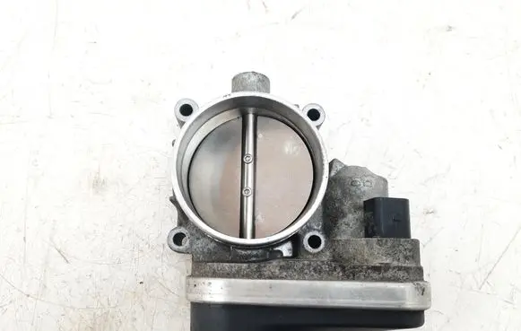 BMW 5 E60 E61 Throttle valve 7516946 1354751694604 408238420001