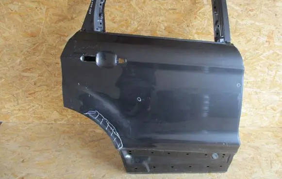 Ford Kuga II Rear door