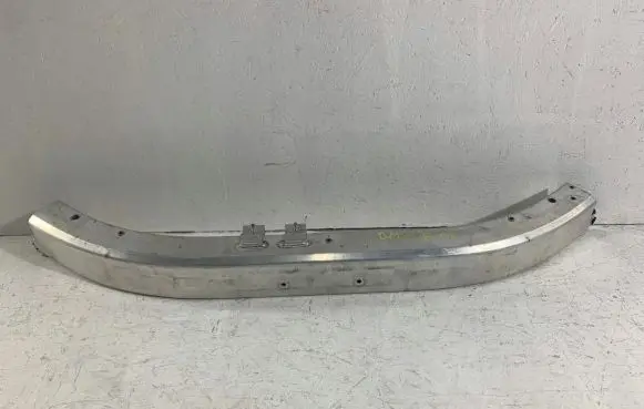 BMW i8 Rear bumper cross member