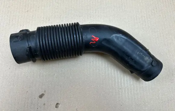 Opel Combo E Air intake hose/pipe 9810920980