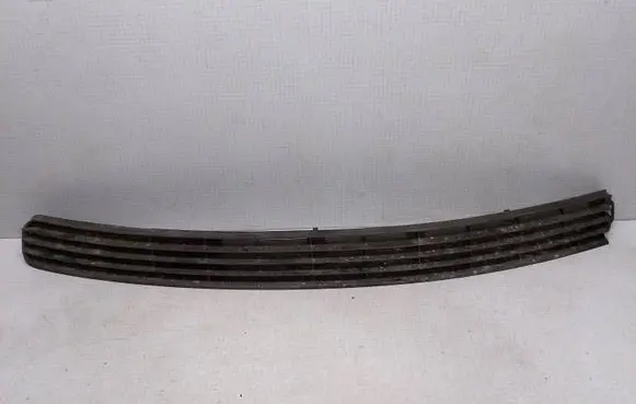 Audi A6 S6 C4 4A Front bumper lower grill A0853683E