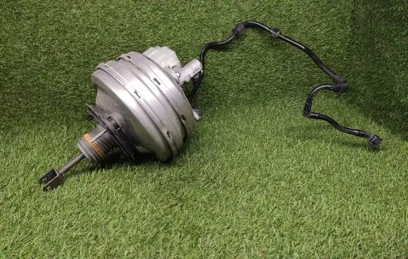 BMW 5 F10 F11 Brake booster 6796726 96726013 296796726013