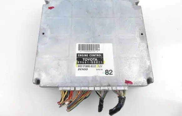 Toyota Avensis T250 Engine control unit/module MB1758008332 8966105821