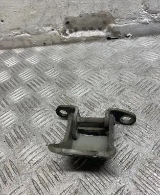 Honda CR-V Front door upper hinge