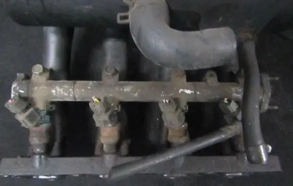 Hyundai Accent Fuel main line pipe