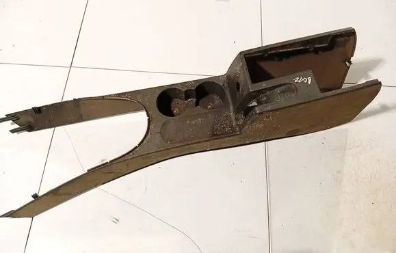 Volkswagen Touran II Center console 