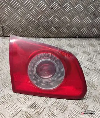 Tailgate rear/tail lights