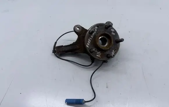Land Rover Freelander Front wheel hub spindle knuckle