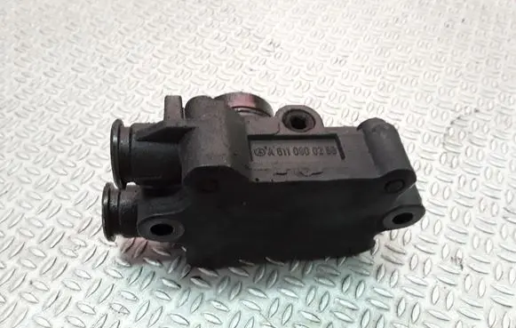 Mercedes-Benz C W203 Fuel injection high pressure pump A6110900250
