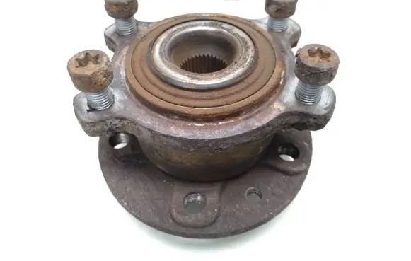 Volvo XC70 Rear wheel hub