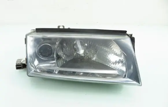 Skoda Octavia Mk1 (1U) Headlight/headlamp 