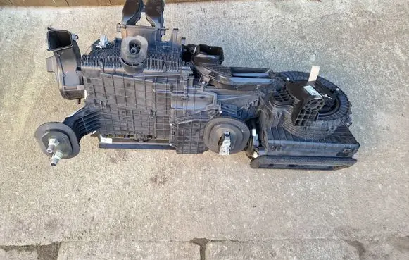 Ford Explorer VI Interior heater climate box assembly L1MH19B555BJ L1MH19846BC L1MH19933BF