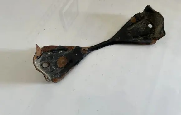 Nissan Qashqai Battery bracket 