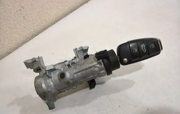 Audi A3 S3 8P Ignition lock 1K0905851B