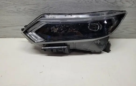 Nissan Qashqai Headlight/headlamp 10019011