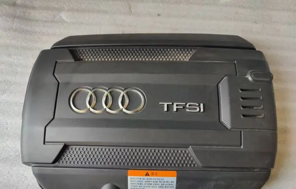 Audi A3 S3 8V Engine cover (trim) 06K103925S