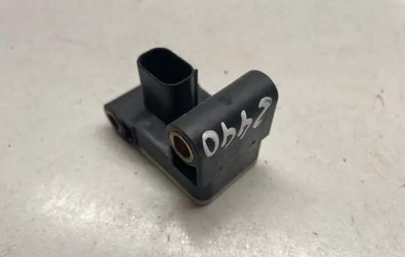 BMW 1 E82 E88 Airbag deployment crash/impact sensor 6956485