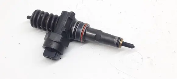 Volkswagen PASSAT B5.5 Fuel injector 038130073J 0414720015