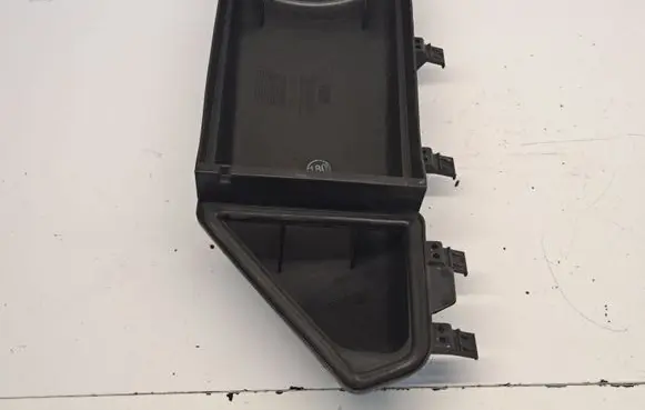 BMW 6 E63 E64 Air filter box cover 6913503