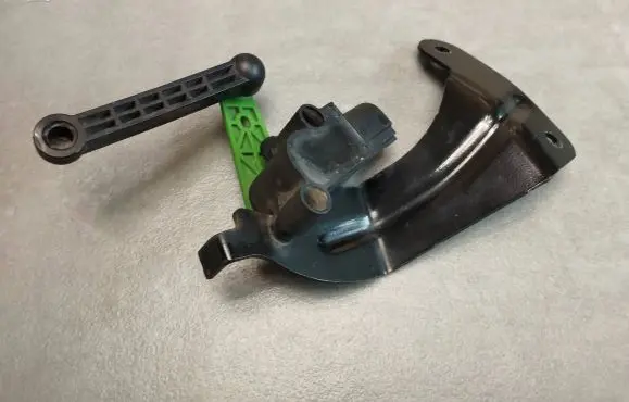 Volkswagen Golf VII Rear height level sensor lever 5Q0512521G