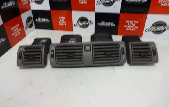 Volvo S40 Dash center air vent grill