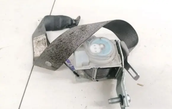 Hyundai Sonata Rear seatbelt