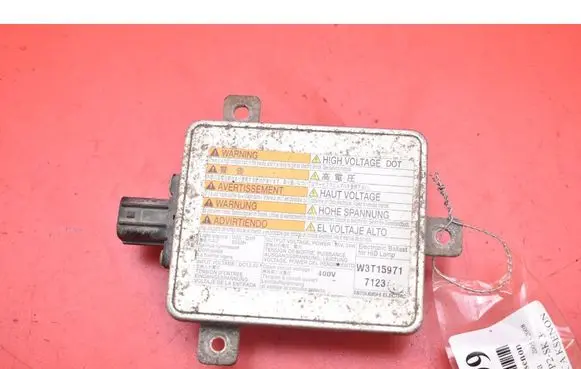 Suzuki Grand Vitara II Voltage converter/converter module W3T15971