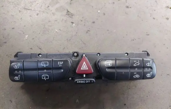 Mercedes-Benz C W203 Hazard light switch 2038219258 3306470200 20941055001