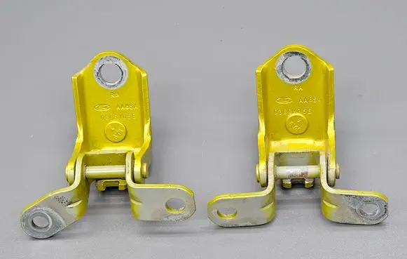 Rear door hinge set