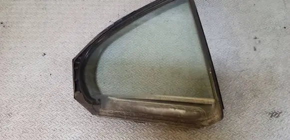 Mitsubishi Lancer VIII Rear vent window glass