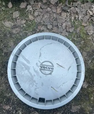 Volvo 440 R14 wheel hub/cap/trim 432004 81280