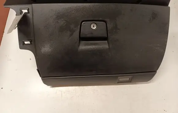Volvo V50 Glove box 39995637 8626141