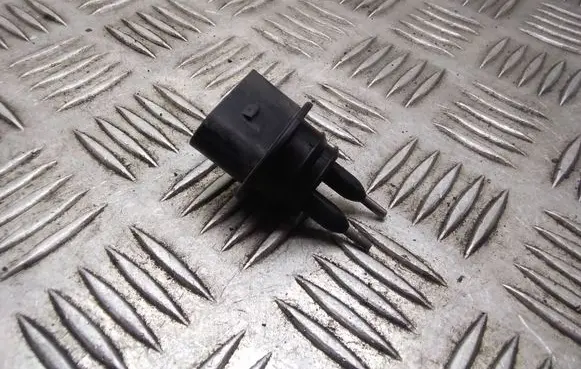 Audi A2 Windshield washer fluid level sensor 7M0919376