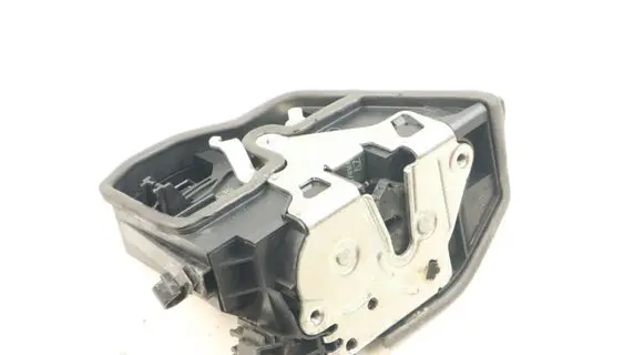 BMW X5 E70 Front door lock 7229458